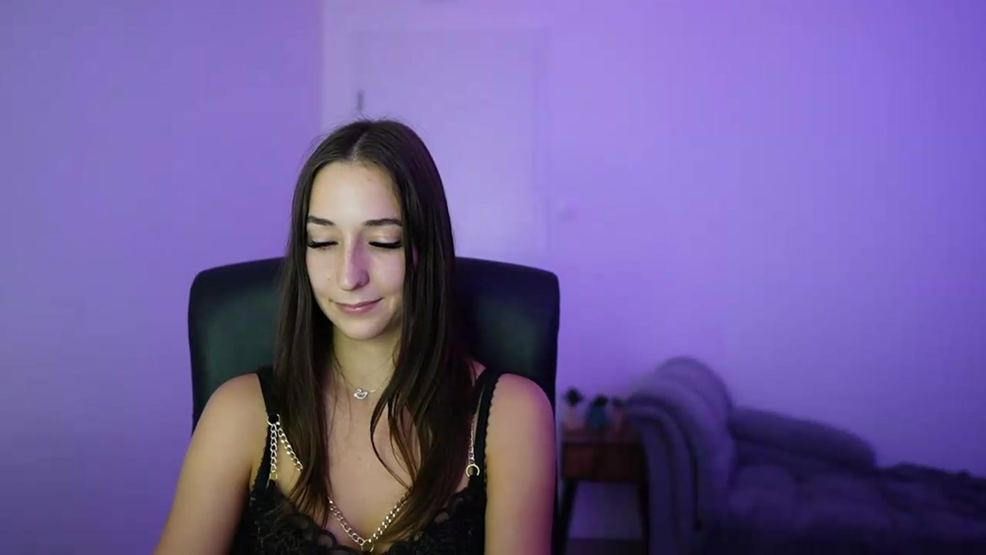 Gallery image thumbnail from Brunettte_18's myfreecams stream on, 07/17/2026, 20:08 image 3 of 20