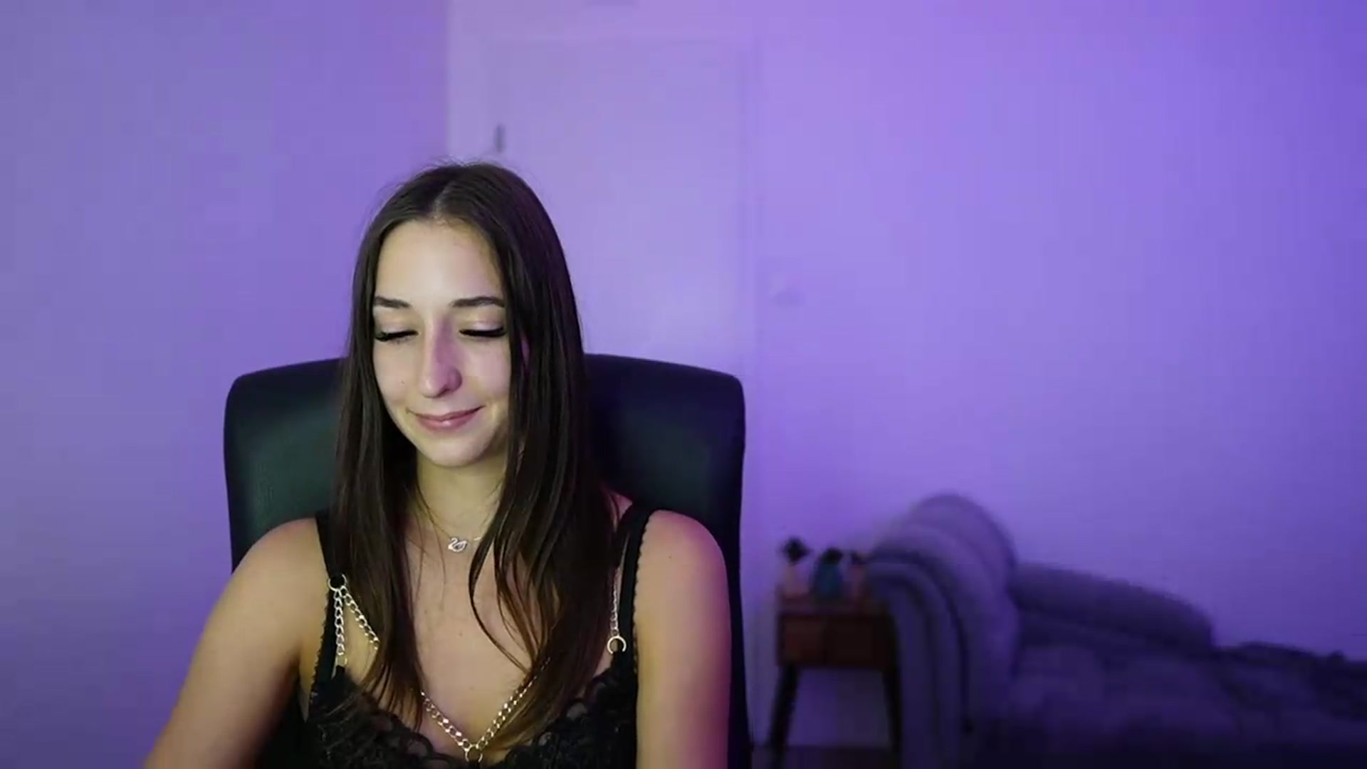 Gallery image thumbnail from Brunettte_18's myfreecams stream on, 07/17/2026, 20:08 image 2 of 20
