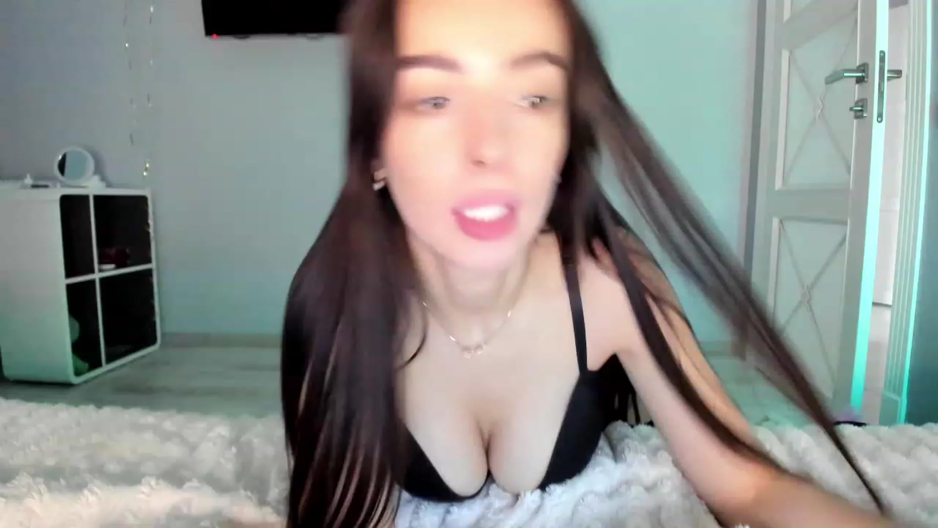 Gallery image thumbnail from Brunnett_Cute's myfreecams stream on, 07/31/2023, 16:02 image 18 of 20