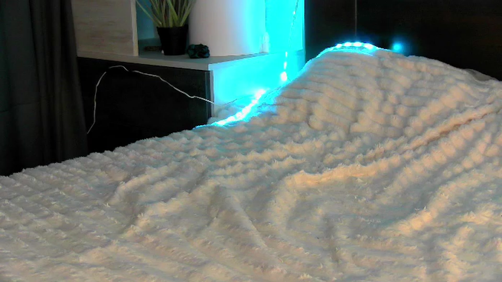 Gallery image thumbnail from Brunnett_Cute's myfreecams stream on, 10/12/2023, 16:36 image 15 of 20