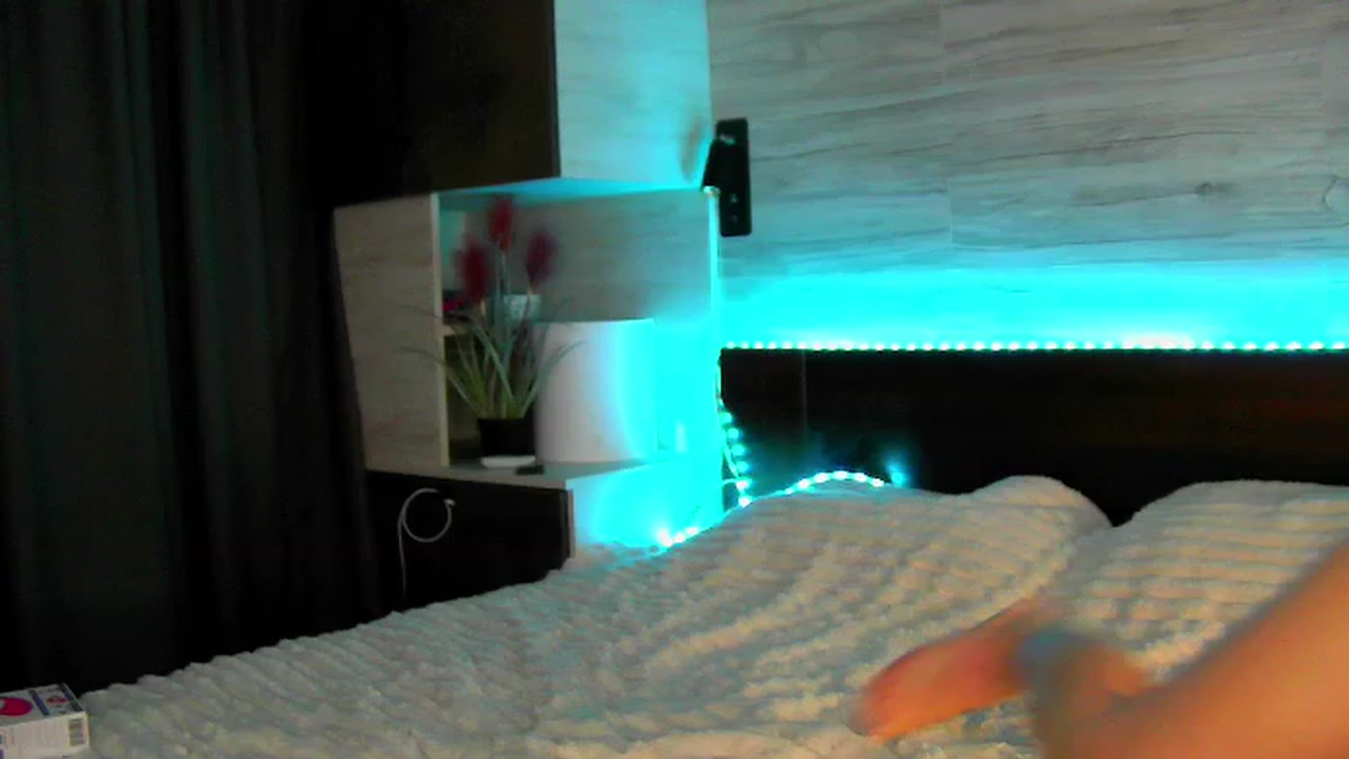Gallery image thumbnail from Brunnett_Cute's myfreecams stream on, 10/16/2023, 16:33 image 4 of 20