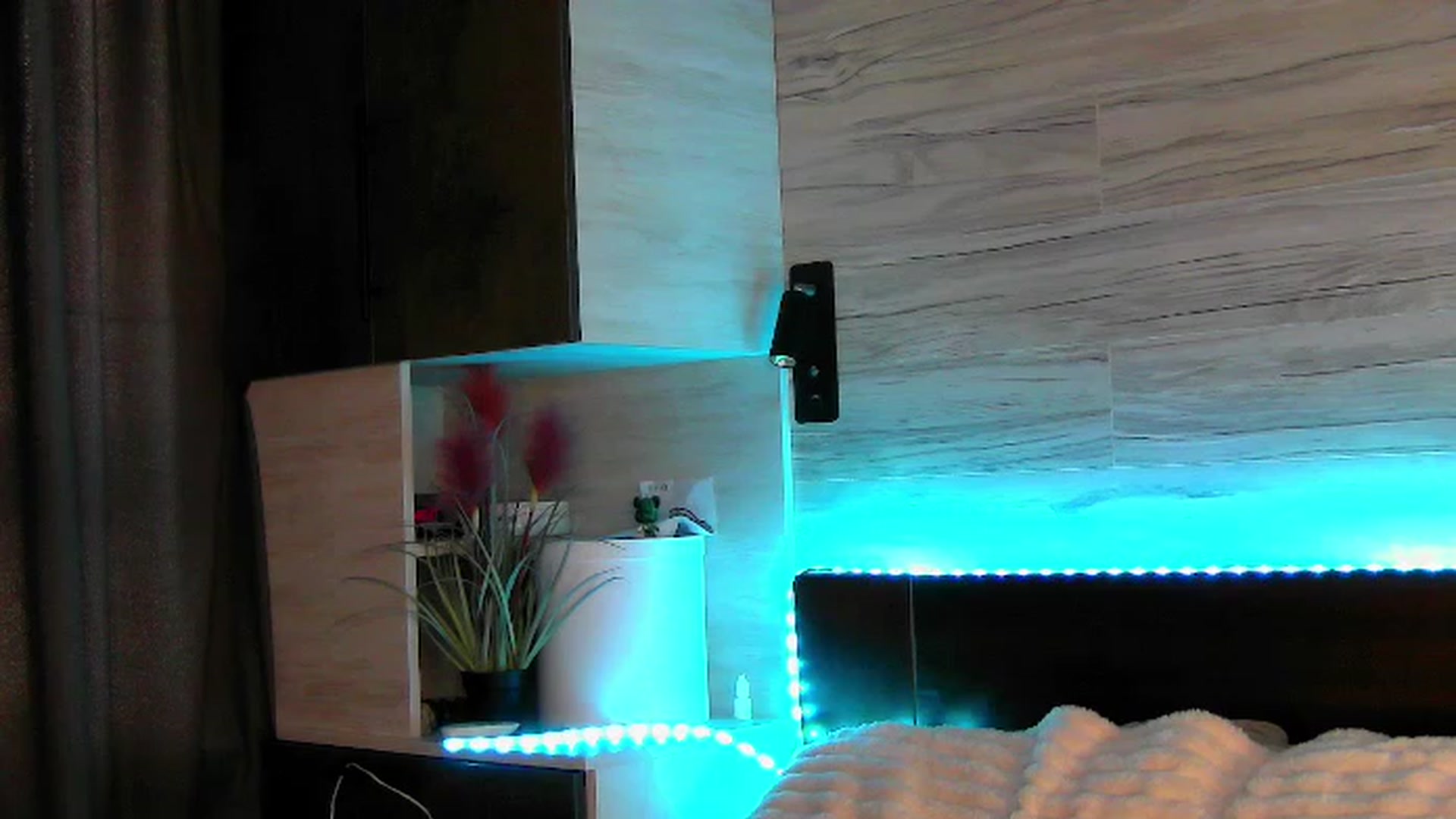Gallery image thumbnail from Brunnett_Cute's myfreecams stream on, 10/27/2023, 14:02 image 12 of 20