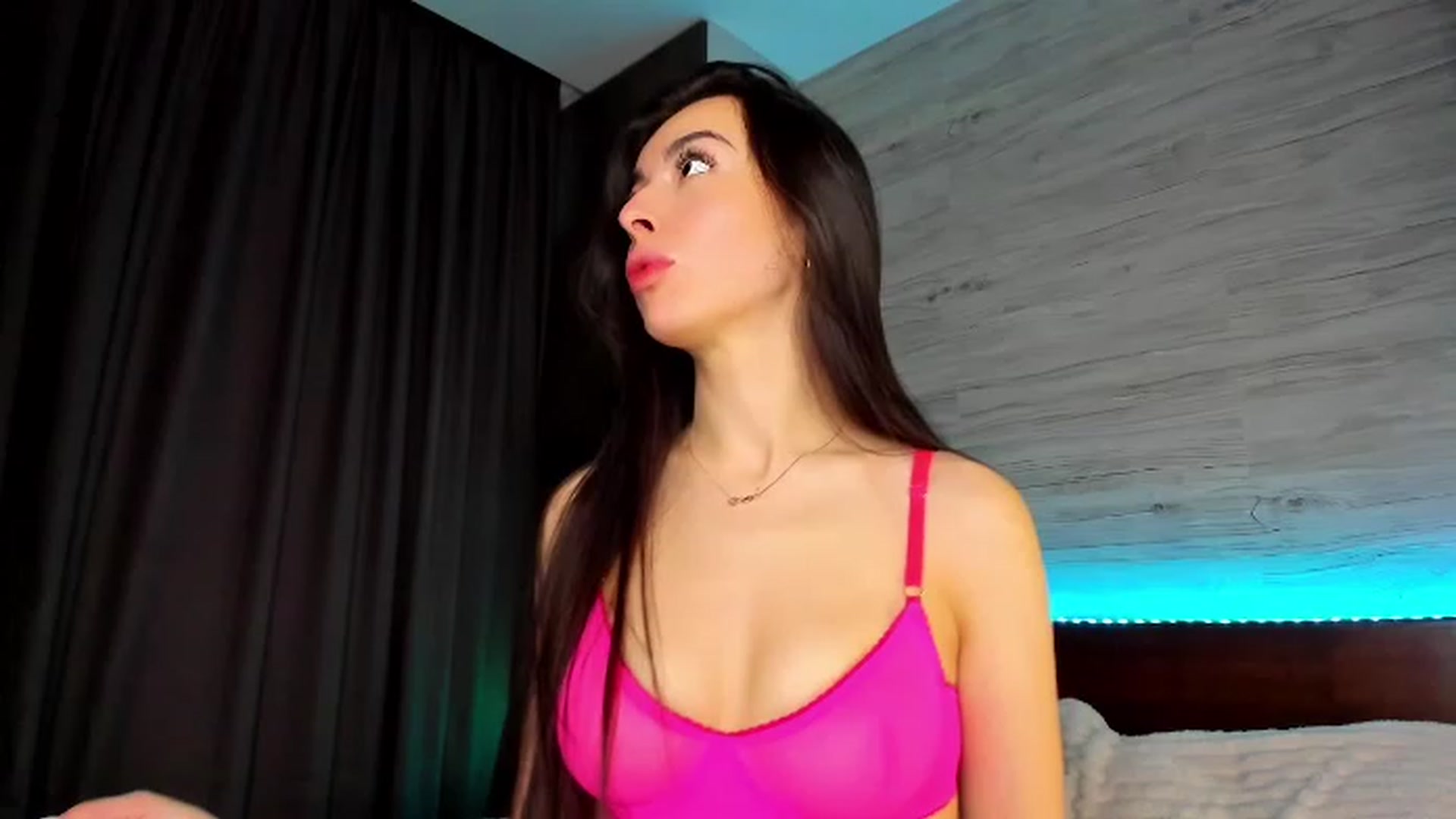 Gallery image thumbnail from Brunnett_Cute's myfreecams stream on, 11/30/2023, 14:34 image 4 of 20