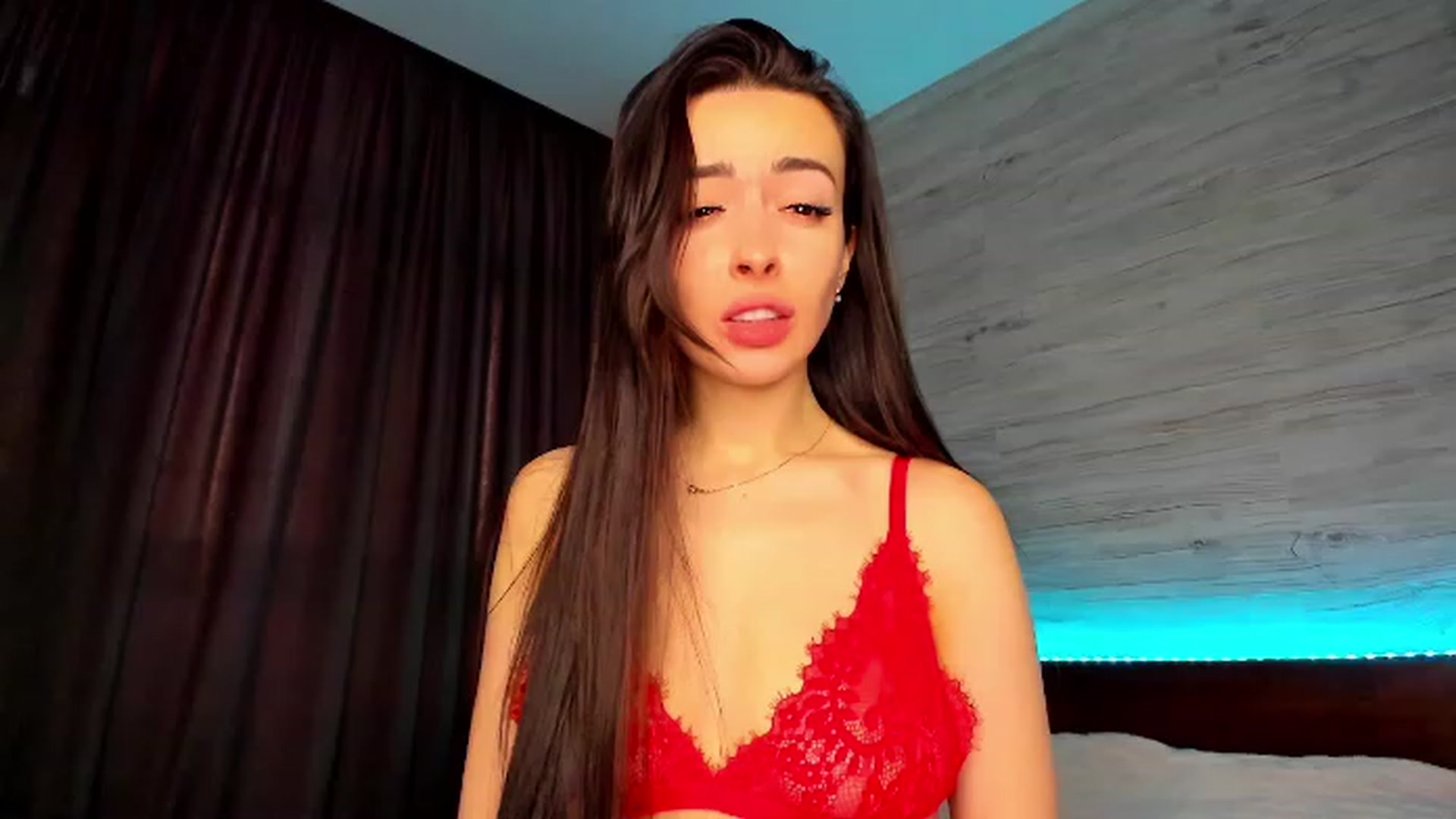 Gallery image thumbnail from Brunnett_Cute's myfreecams stream on, 12/19/2023, 14:07 image 11 of 20