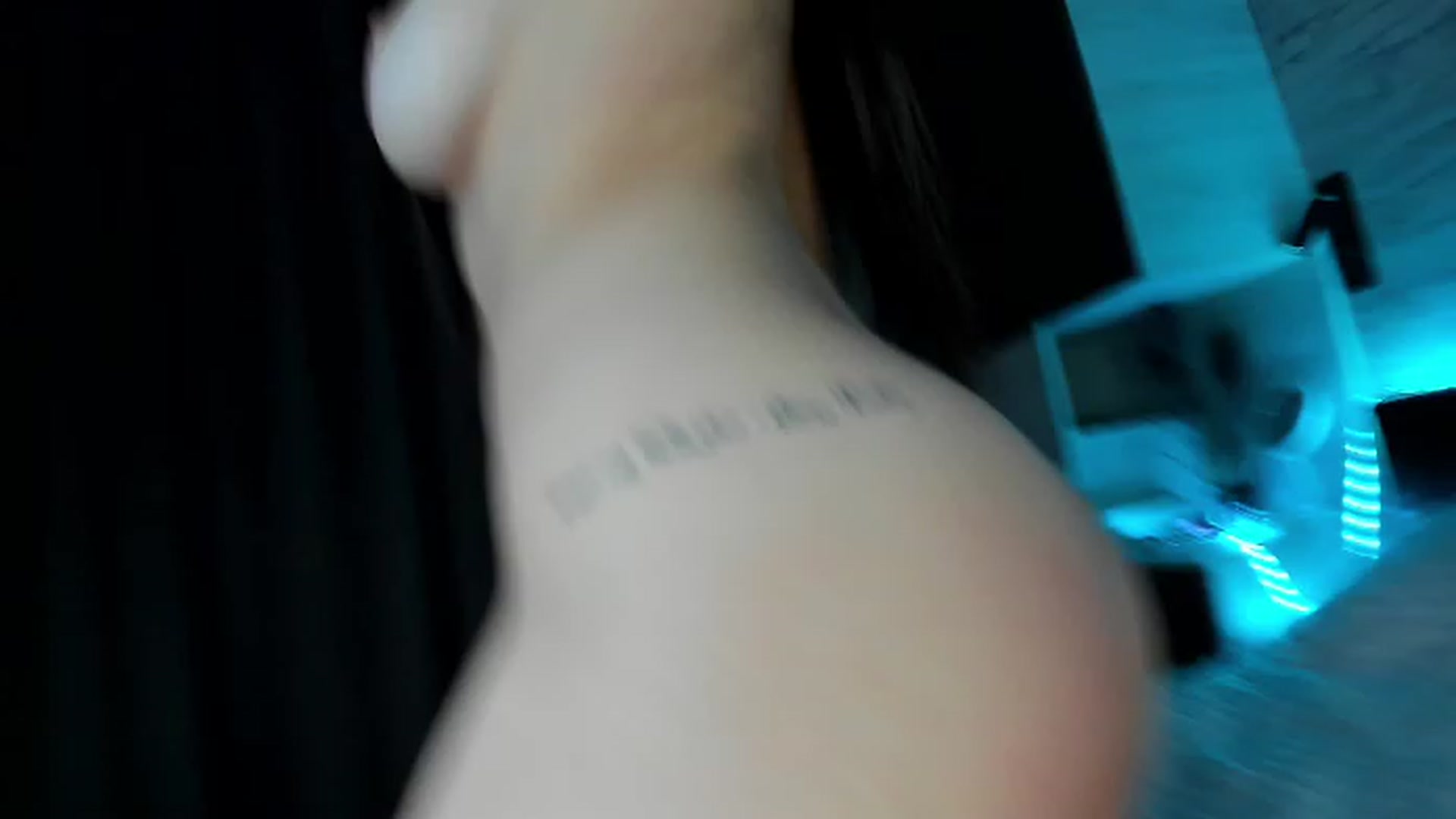 Gallery image thumbnail from Brunnett_Cute's myfreecams stream on, 12/22/2023, 14:48 image 4 of 20