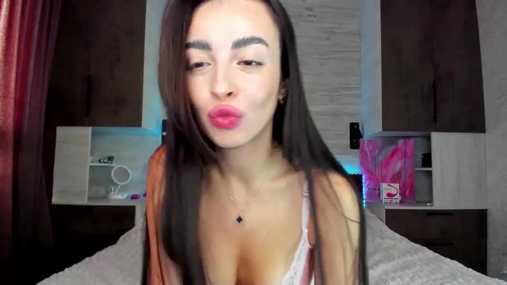 Gallery image thumbnail from Brunnett_Cute's myfreecams stream on, 03/07/2025, 14:56 image 7 of 20