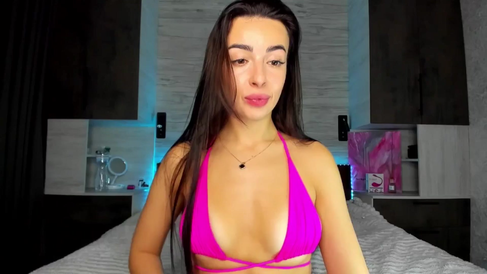 Gallery image thumbnail from Brunnett_Cute's myfreecams stream on, 03/17/2025, 16:48 image 19 of 20