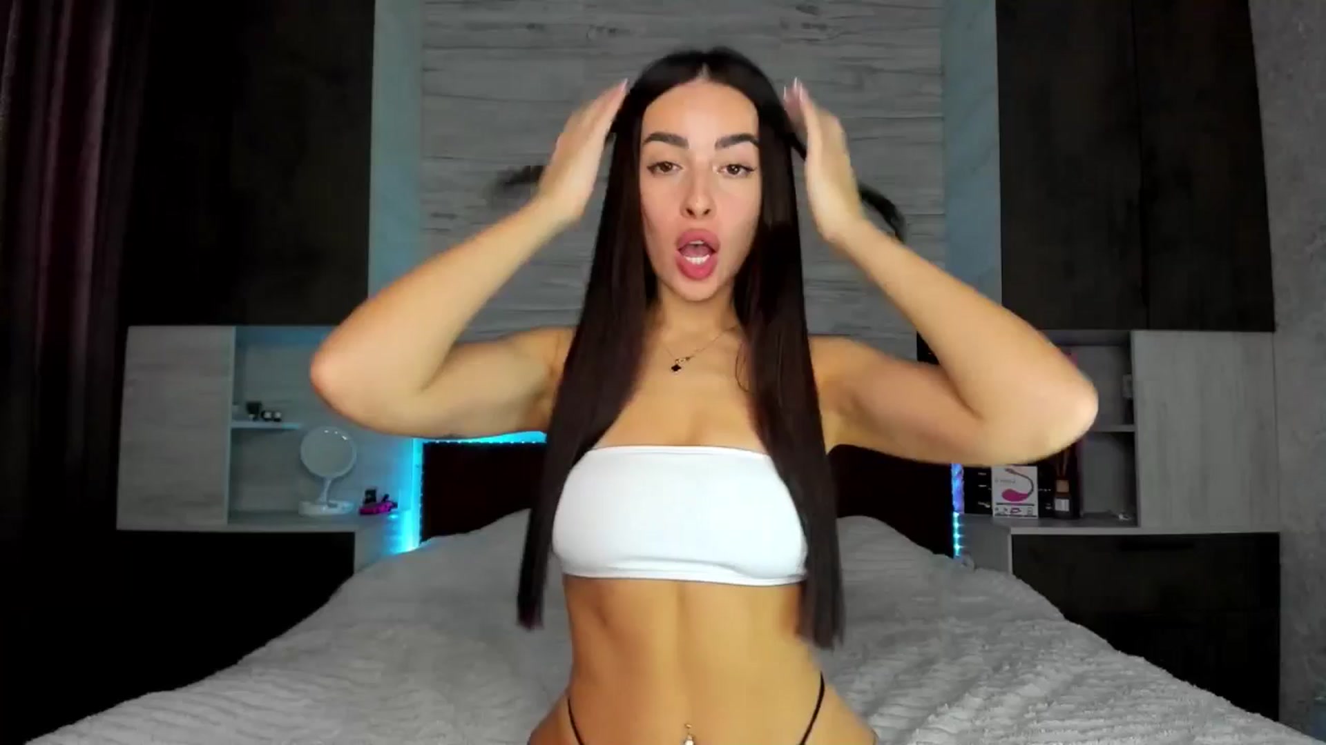 Gallery image thumbnail from Brunnett_Cute's myfreecams stream on, 04/04/2025, 14:26 image 10 of 20