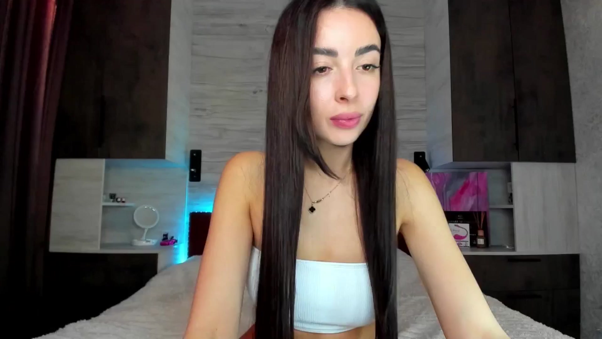 Gallery image thumbnail from Brunnett_Cute's myfreecams stream on, 04/04/2025, 16:21 image 14 of 20