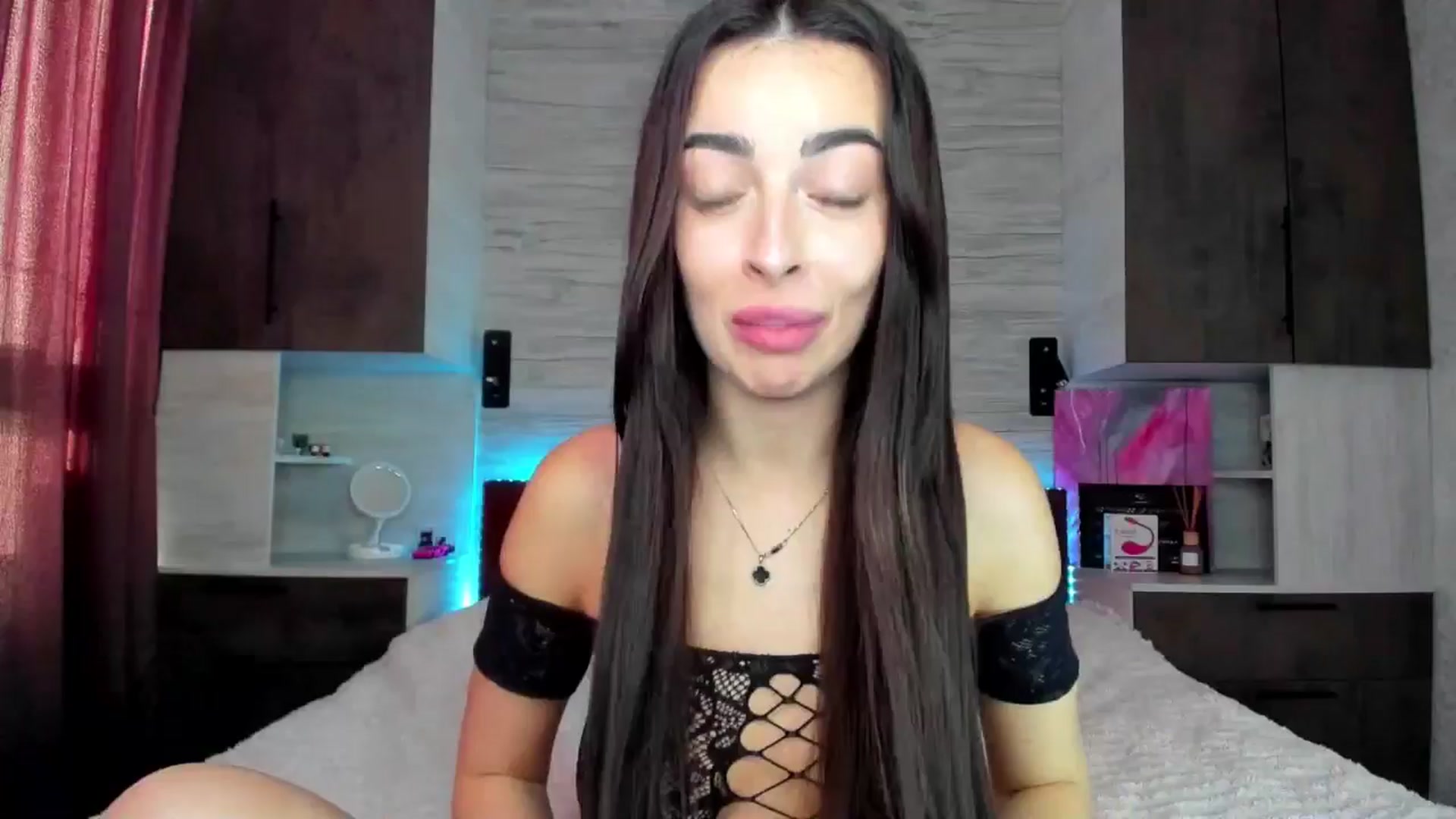 Gallery image thumbnail from Brunnett_Cute's myfreecams stream on, 04/08/2025, 15:56 image 18 of 20