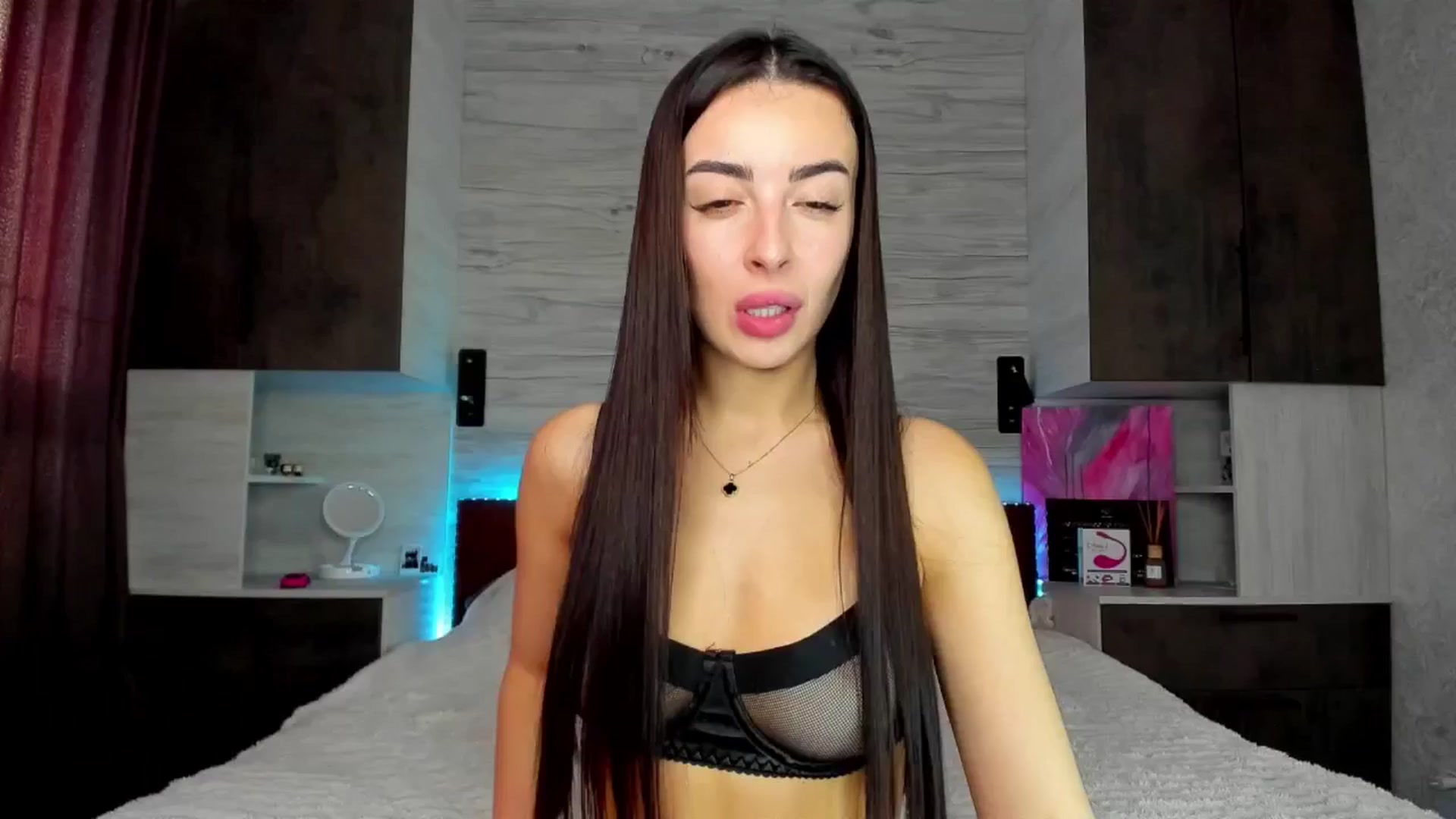 Gallery image thumbnail from Brunnett_Cute's myfreecams stream on, 04/14/2025, 13:50 image 6 of 20