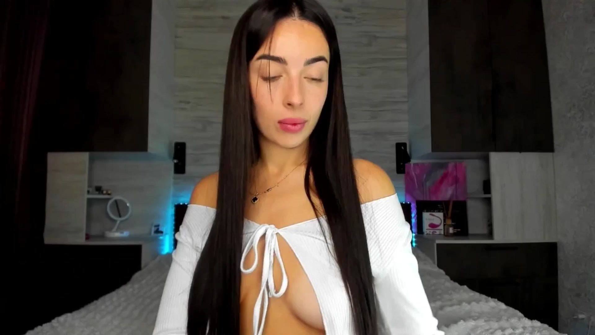 Gallery image thumbnail from Brunnett_Cute's myfreecams stream on, 05/12/2025, 12:48 image 10 of 20