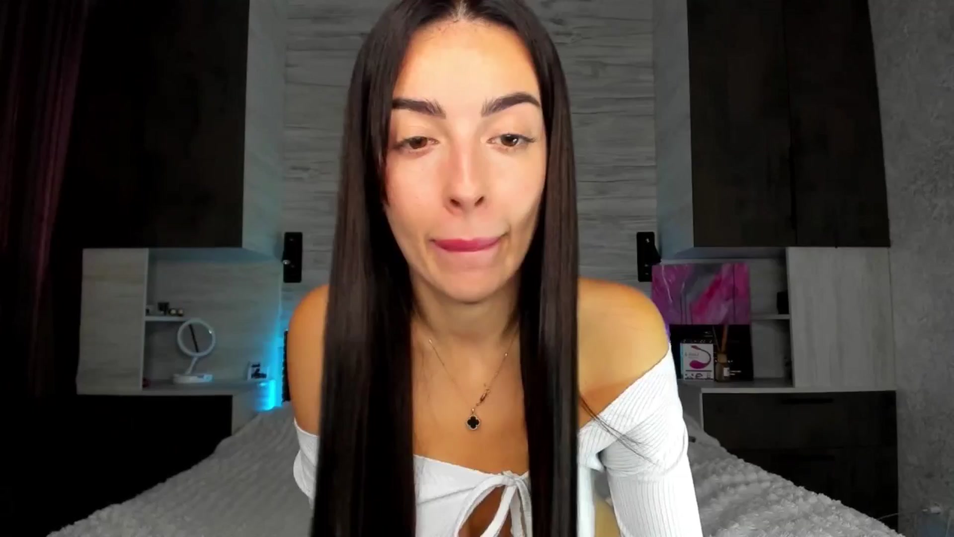 Gallery image thumbnail from Brunnett_Cute's myfreecams stream on, 05/12/2025, 14:21 image 4 of 20