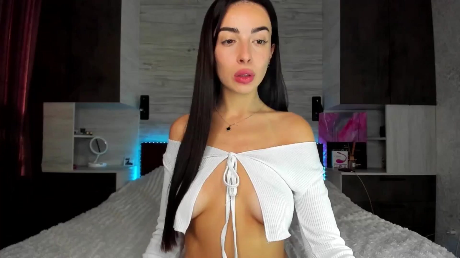 Gallery image thumbnail from Brunnett_Cute's myfreecams stream on, 05/12/2025, 15:55 image 15 of 20
