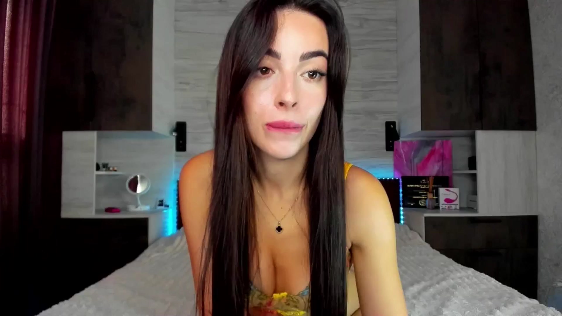 Gallery image thumbnail from Brunnett_Cute's myfreecams stream on, 06/14/2025, 14:28 image 9 of 20