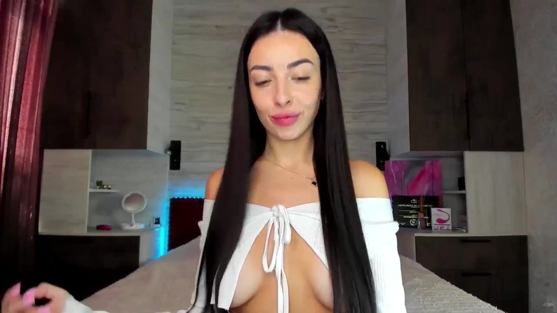 Gallery image thumbnail from Brunnett_Cute's myfreecams stream on, 06/26/2025, 14:51 image 19 of 20