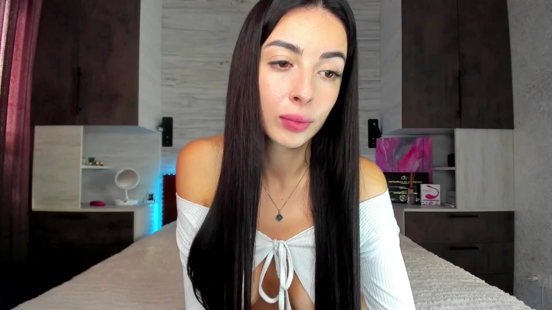 Gallery image thumbnail from Brunnett_Cute's myfreecams stream on, 06/26/2025, 14:51 image 12 of 20