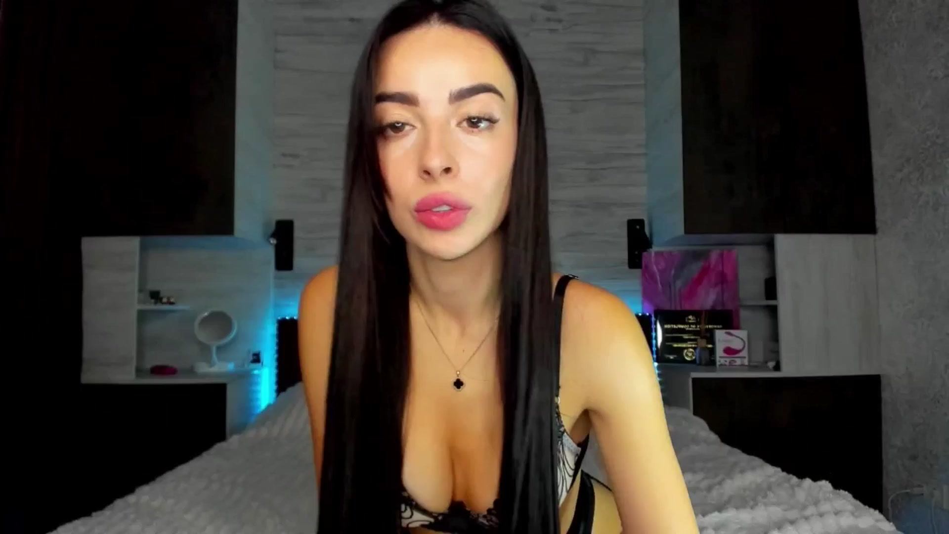 Gallery image thumbnail from Brunnett_Cute's myfreecams stream on, 06/30/2025, 15:52 image 1 of 20