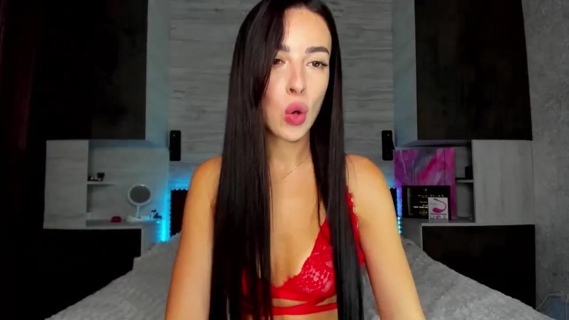 Gallery image thumbnail from Brunnett_Cute's myfreecams stream on, 07/16/2025, 15:06 image 16 of 20