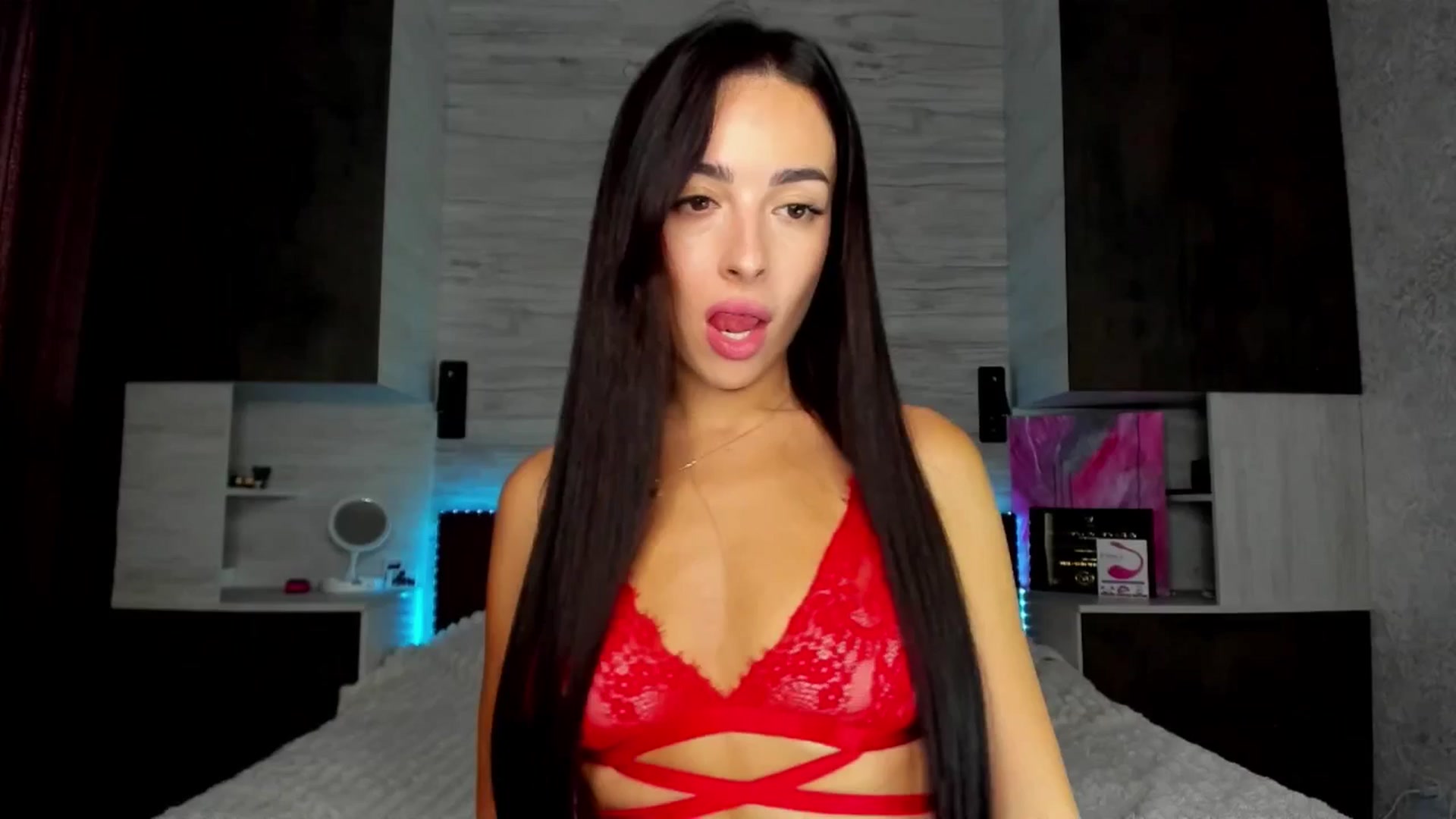 Gallery image thumbnail from Brunnett_Cute's myfreecams stream on, 07/16/2025, 15:06 image 7 of 20