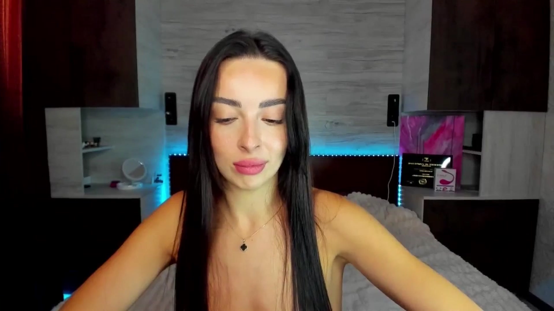 Gallery image thumbnail from Brunnett_Cute's myfreecams stream on, 08/18/2025, 16:33 image 16 of 20