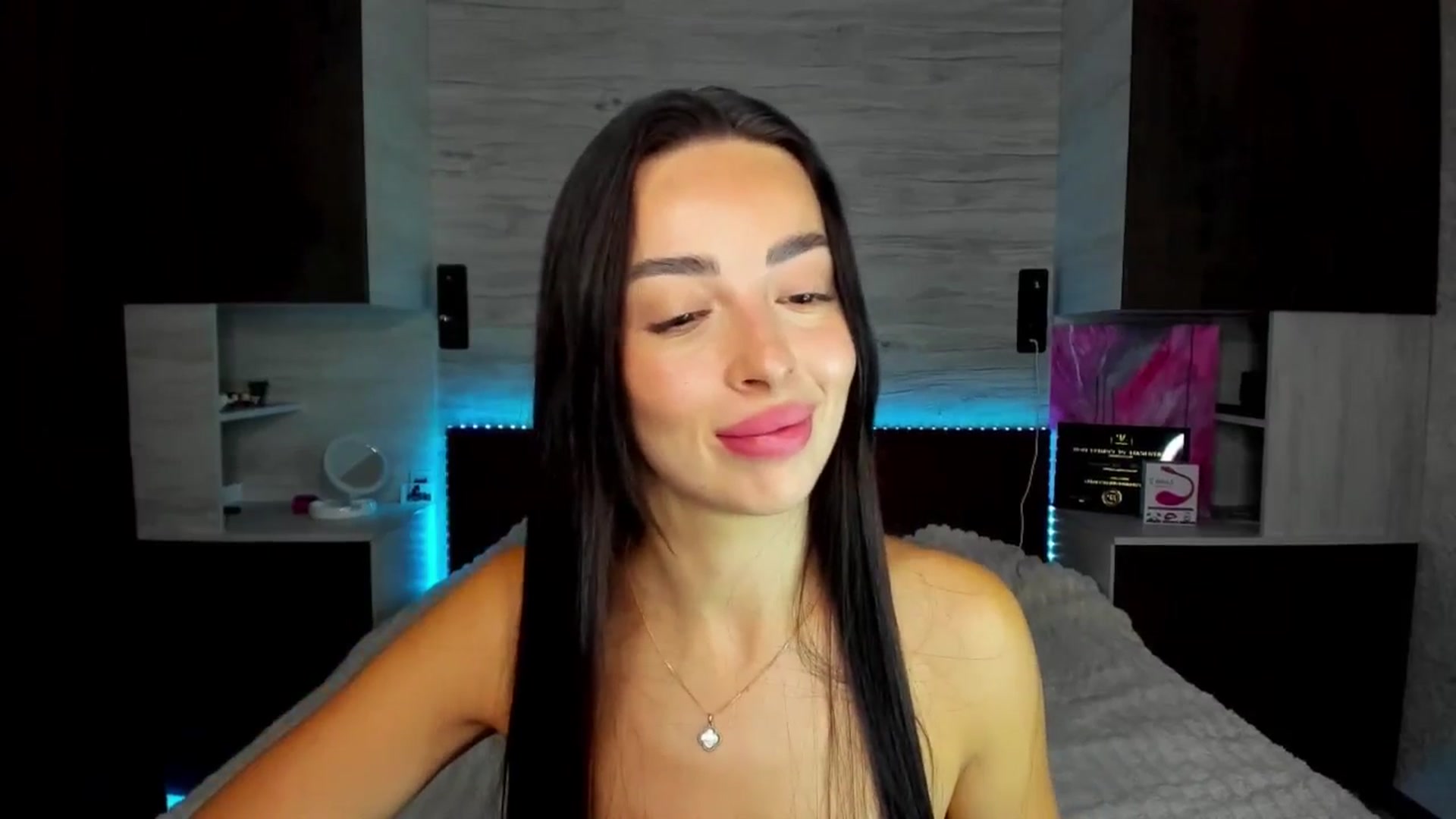 Gallery image thumbnail from Brunnett_Cute's myfreecams stream on, 08/18/2025, 16:33 image 19 of 20