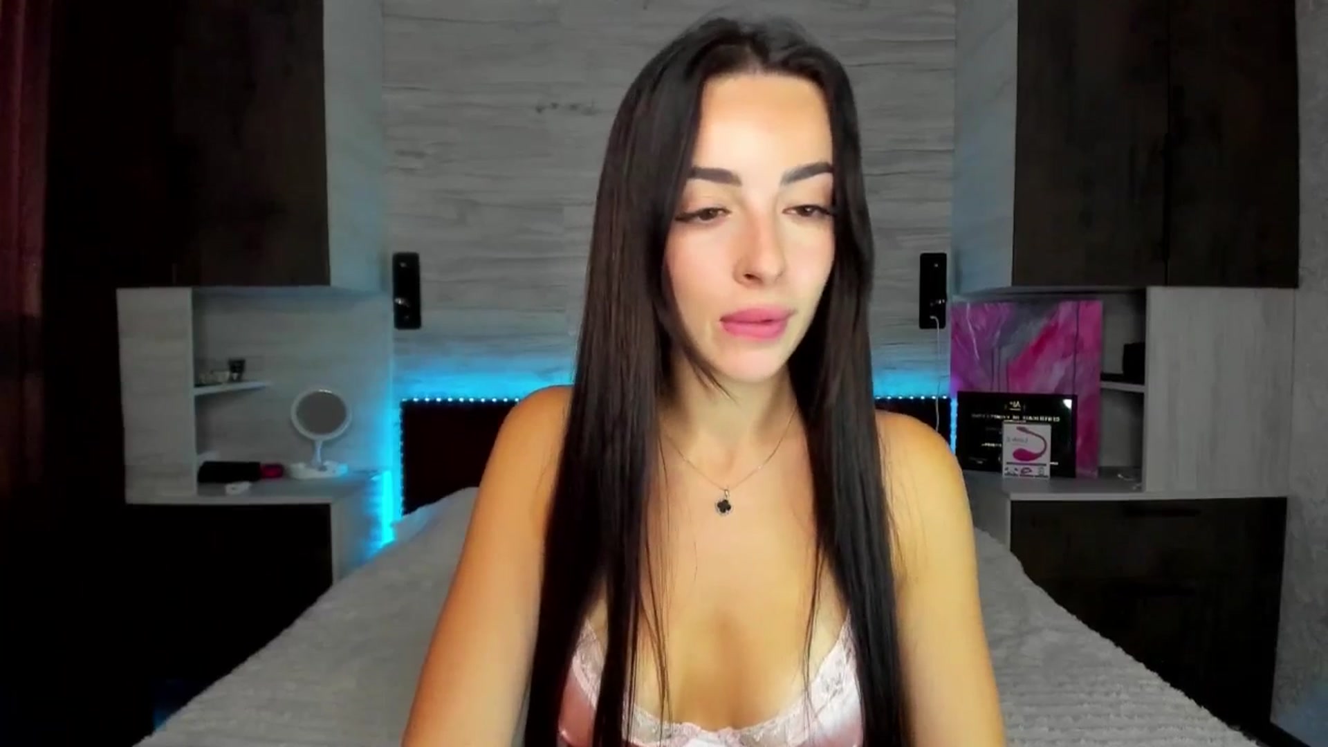 Gallery image thumbnail from Brunnett_Cute's myfreecams stream on, 08/26/2025, 15:50 image 11 of 20