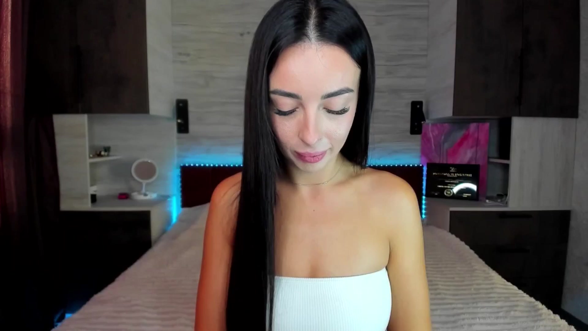 Gallery image thumbnail from Brunnett_Cute's myfreecams stream on, 09/25/2025, 15:39 image 3 of 20