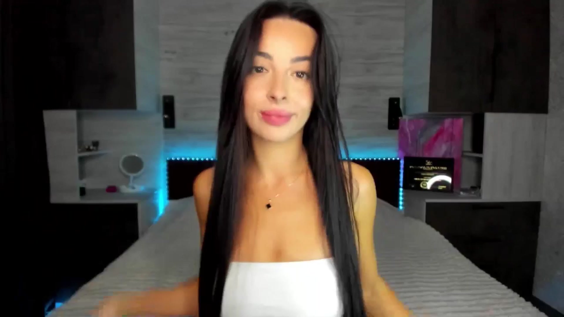 Gallery image thumbnail from Brunnett_Cute's myfreecams stream on, 09/25/2025, 15:39 image 18 of 20