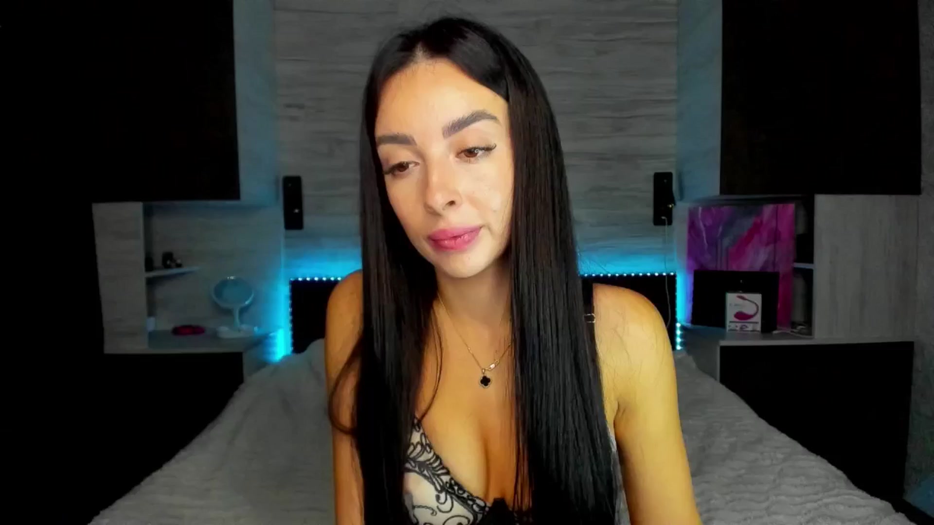 Gallery image thumbnail from Brunnett_Cute's myfreecams stream on, 10/07/2025, 16:23 image 5 of 20