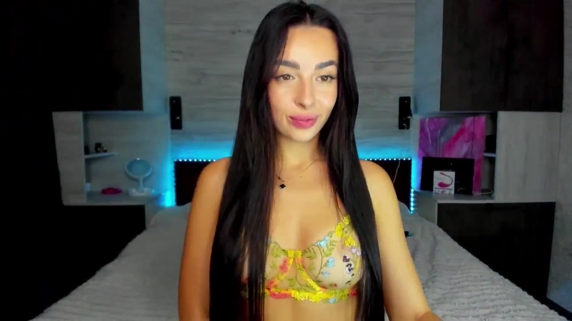 Gallery image thumbnail from Brunnett_Cute's myfreecams stream on, 10/08/2025, 15:41 image 10 of 20