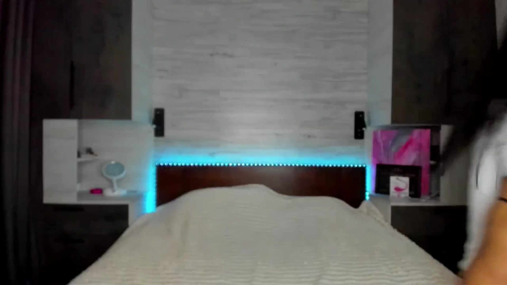 Gallery image thumbnail from Brunnett_Mil's myfreecams stream on, 10/26/2025, 12:43 image 12 of 20