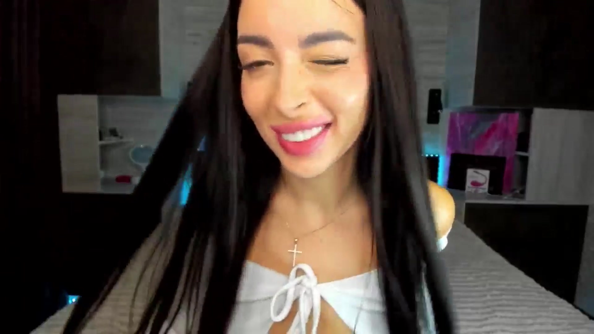Gallery image thumbnail from Brunnett_Mil's myfreecams stream on, 10/26/2025, 12:43 image 19 of 20