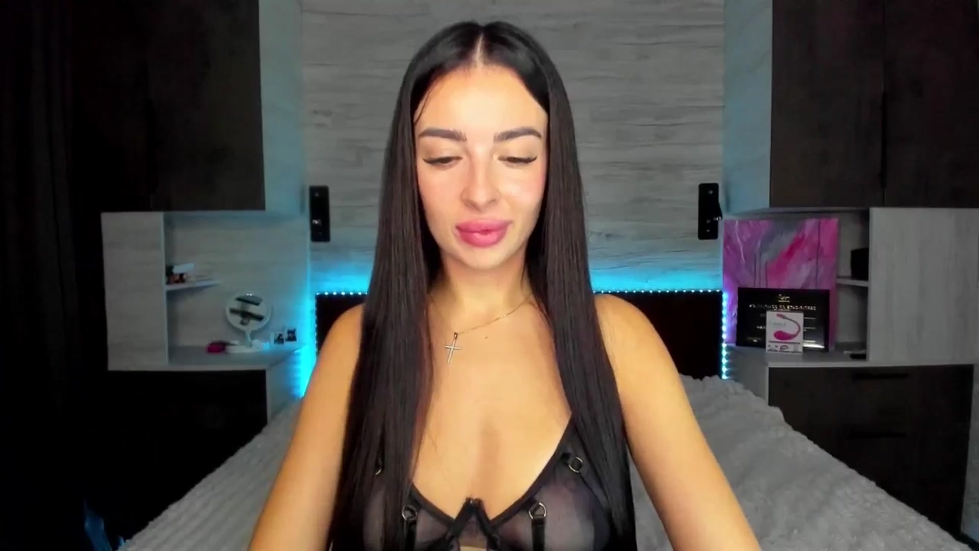 Gallery image thumbnail from Brunnett_Mil's myfreecams stream on, 10/28/2025, 16:10 image 6 of 20