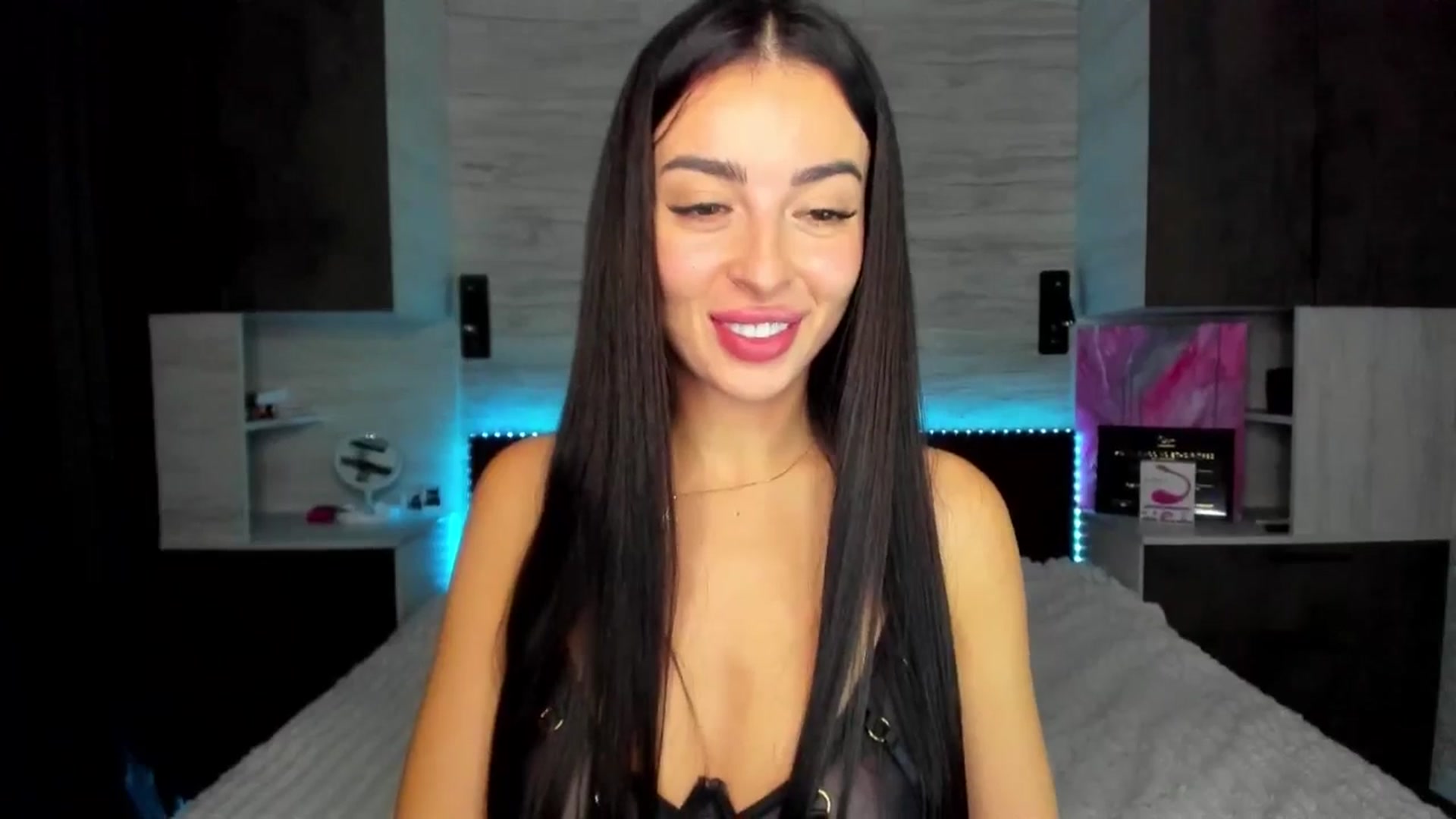 Gallery image thumbnail from Brunnett_Mil's myfreecams stream on, 10/28/2025, 16:10 image 5 of 20