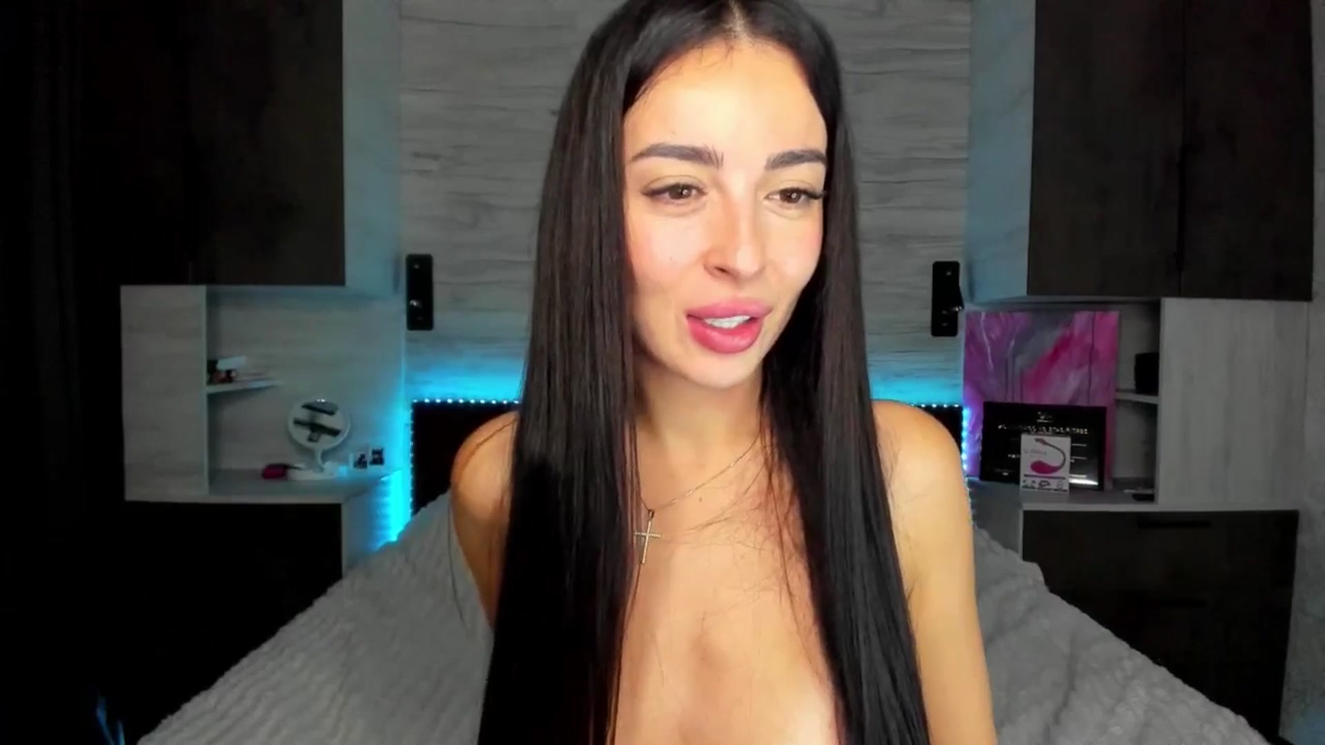 Gallery image thumbnail from Brunnett_Mil's myfreecams stream on, 10/28/2025, 17:35 image 13 of 20
