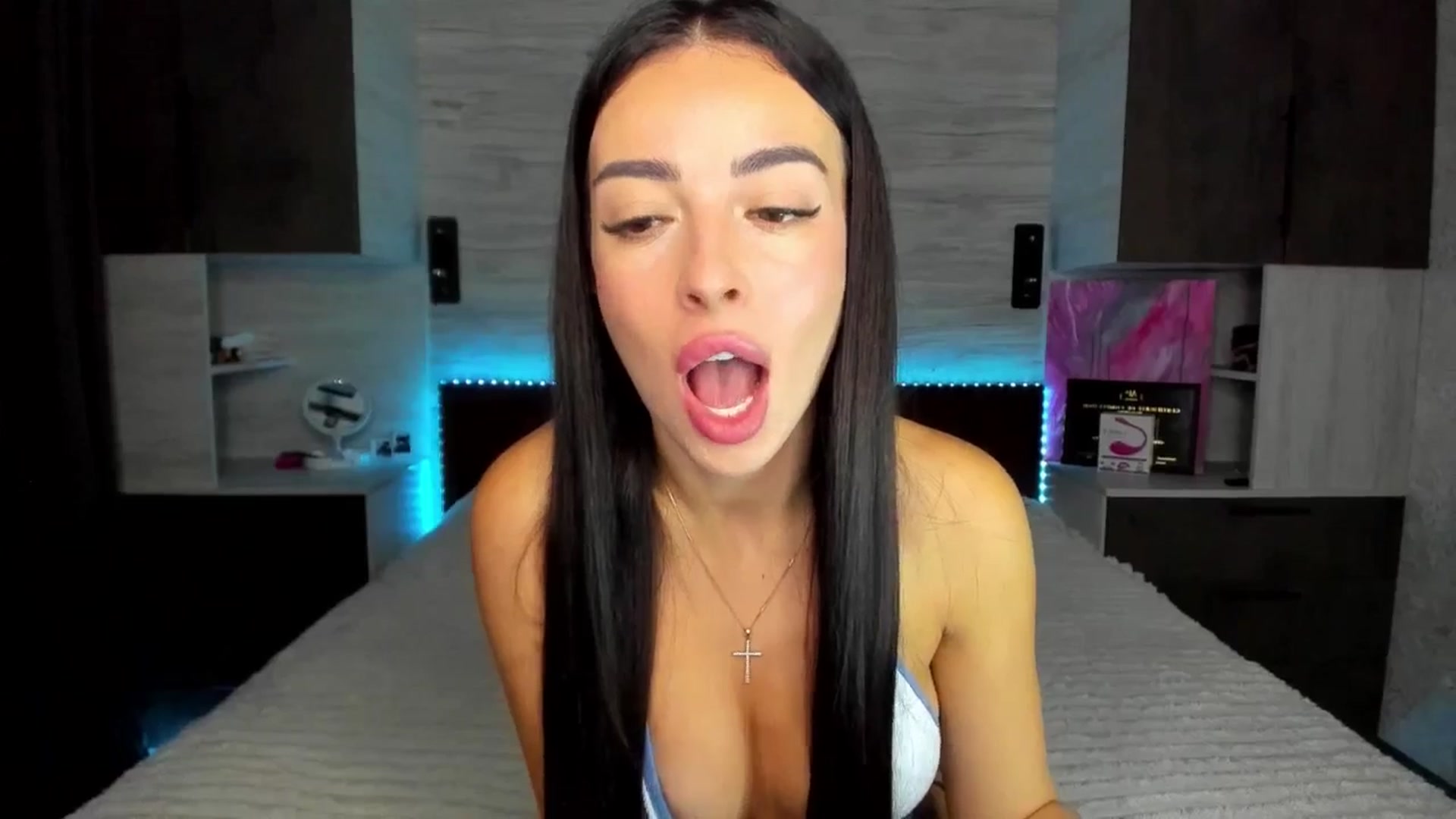 Gallery image thumbnail from Brunnett_Mil's myfreecams stream on, 10/29/2025, 16:28 image 11 of 20