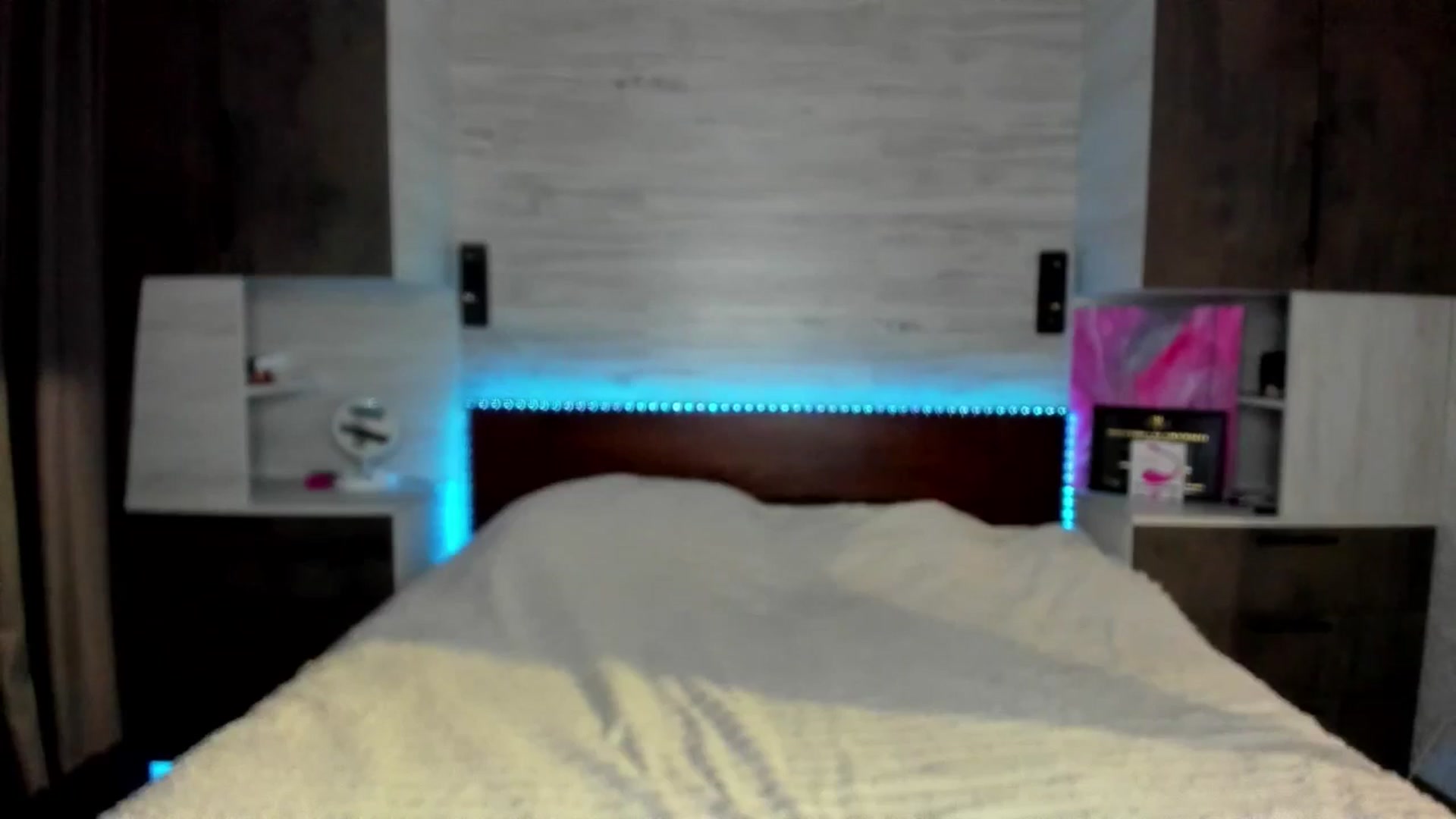 Gallery image thumbnail from Brunnett_Mil's myfreecams stream on, 11/02/2025, 14:44 image 17 of 20