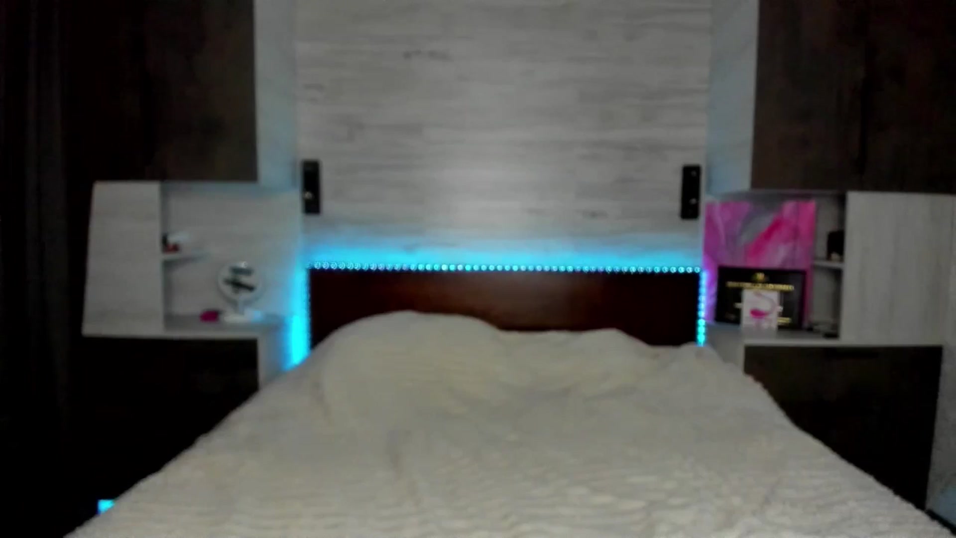 Gallery image thumbnail from Brunnett_Mil's myfreecams stream on, 11/02/2025, 14:44 image 18 of 20