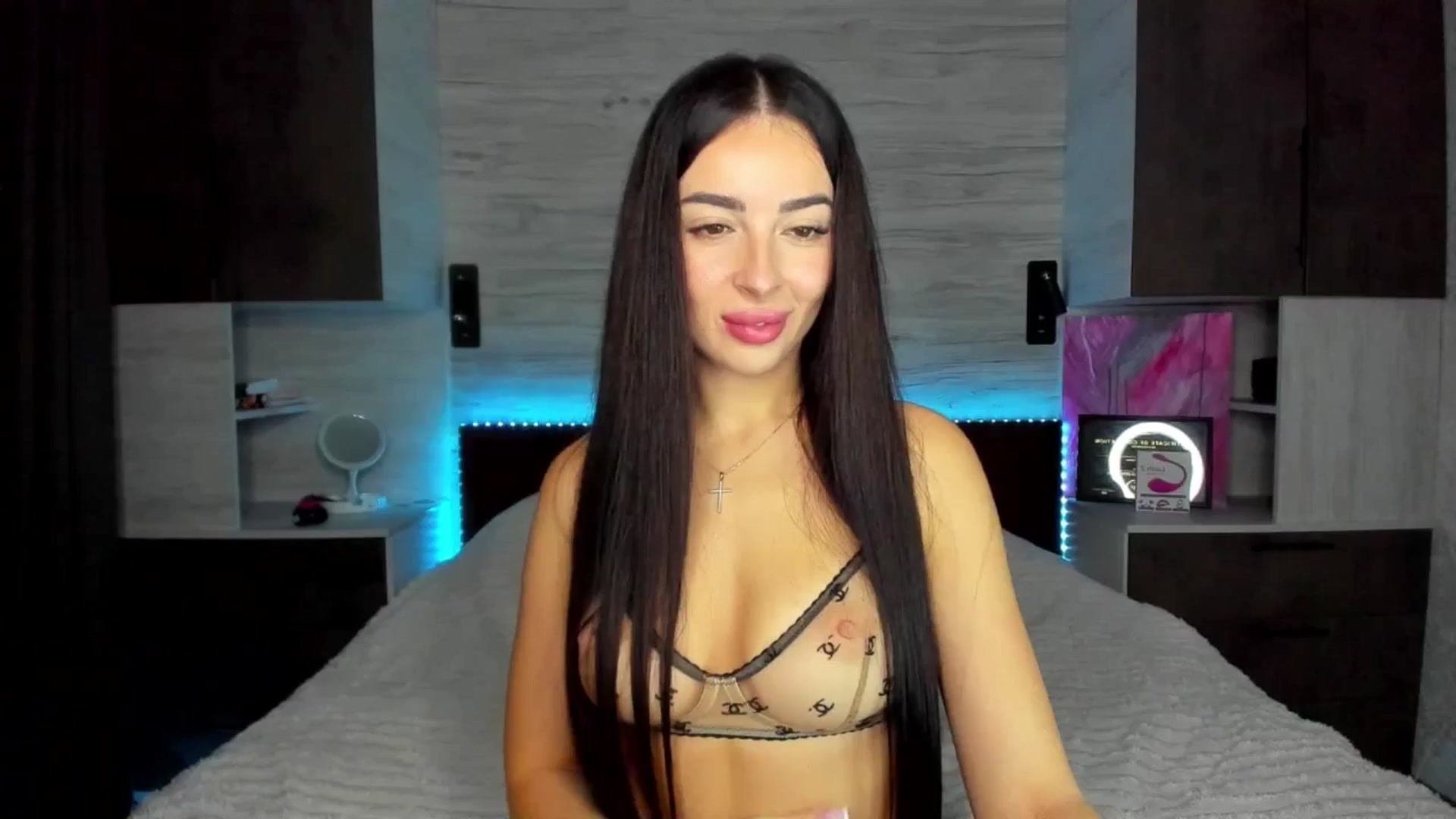 Gallery image thumbnail from Brunnett_Mil's myfreecams stream on, 11/10/2025, 15:06 image 19 of 20
