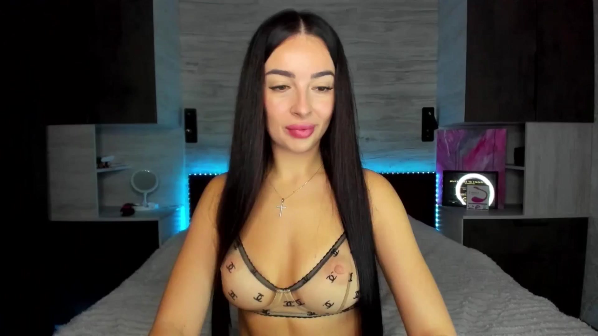 Gallery image thumbnail from Brunnett_Mil's myfreecams stream on, 11/10/2025, 15:06 image 10 of 20