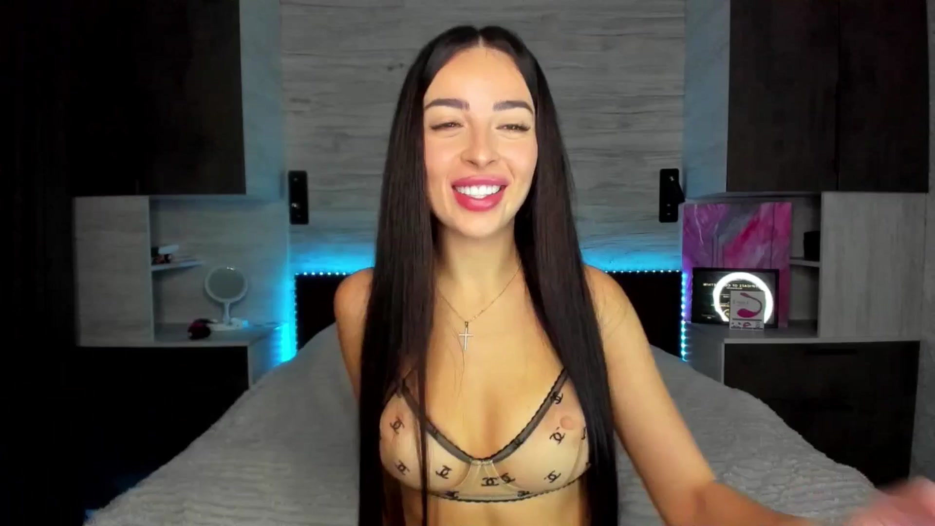 Gallery image thumbnail from Brunnett_Mil's myfreecams stream on, 11/10/2025, 15:06 image 13 of 20