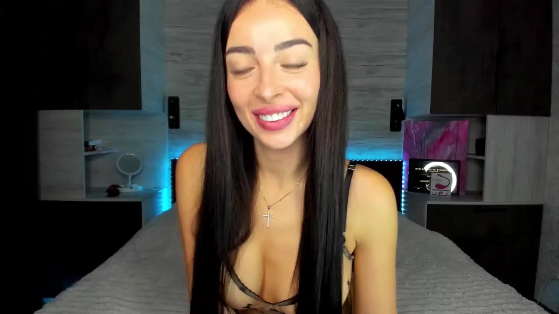 Gallery image thumbnail from Brunnett_Mil's myfreecams stream on, 11/10/2025, 15:59 image 16 of 20