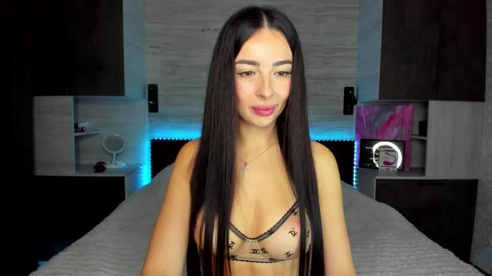 Gallery image thumbnail from Brunnett_Mil's myfreecams stream on, 11/10/2025, 15:59 image 12 of 20