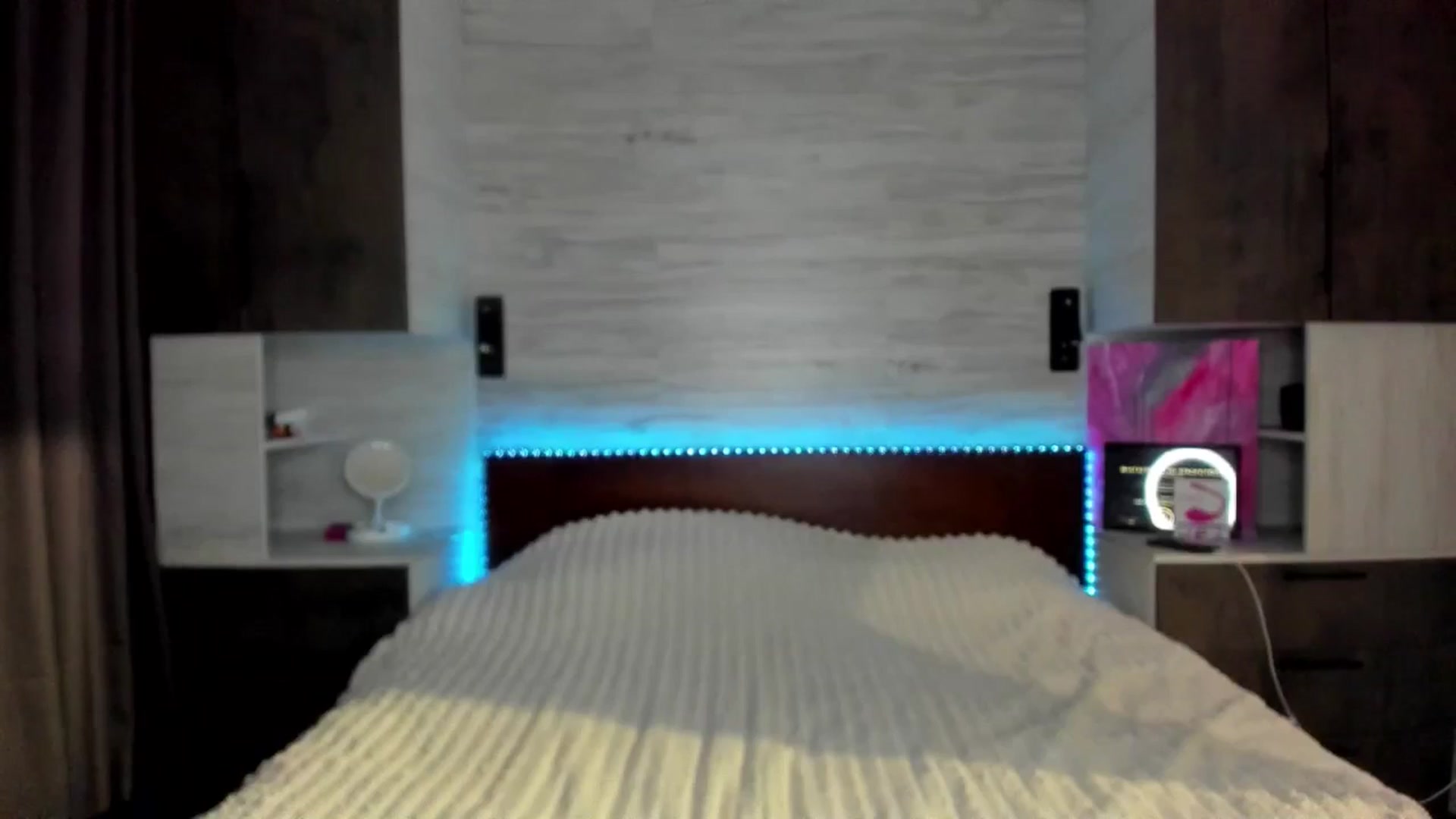 Gallery image thumbnail from Brunnett_Mil's myfreecams stream on, 11/11/2025, 10:53 image 19 of 20