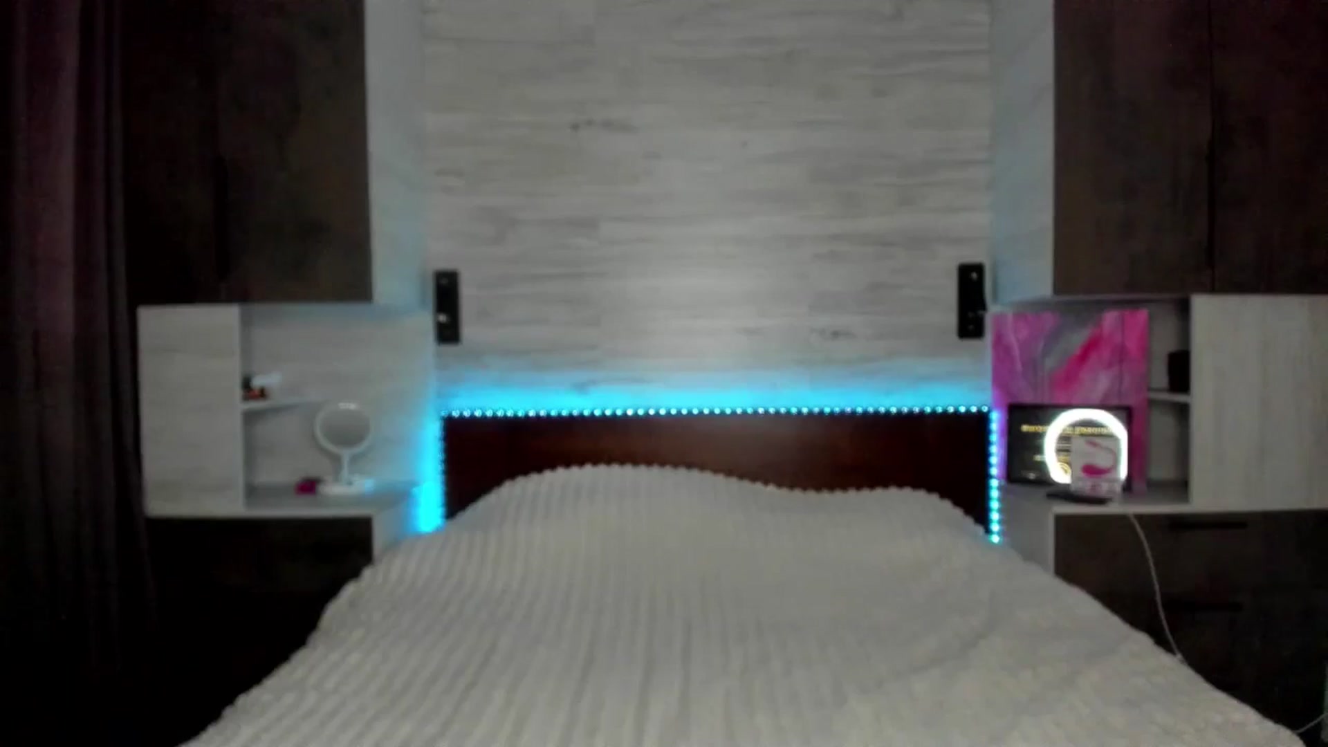 Gallery image thumbnail from Brunnett_Mil's myfreecams stream on, 11/11/2025, 10:53 image 15 of 20