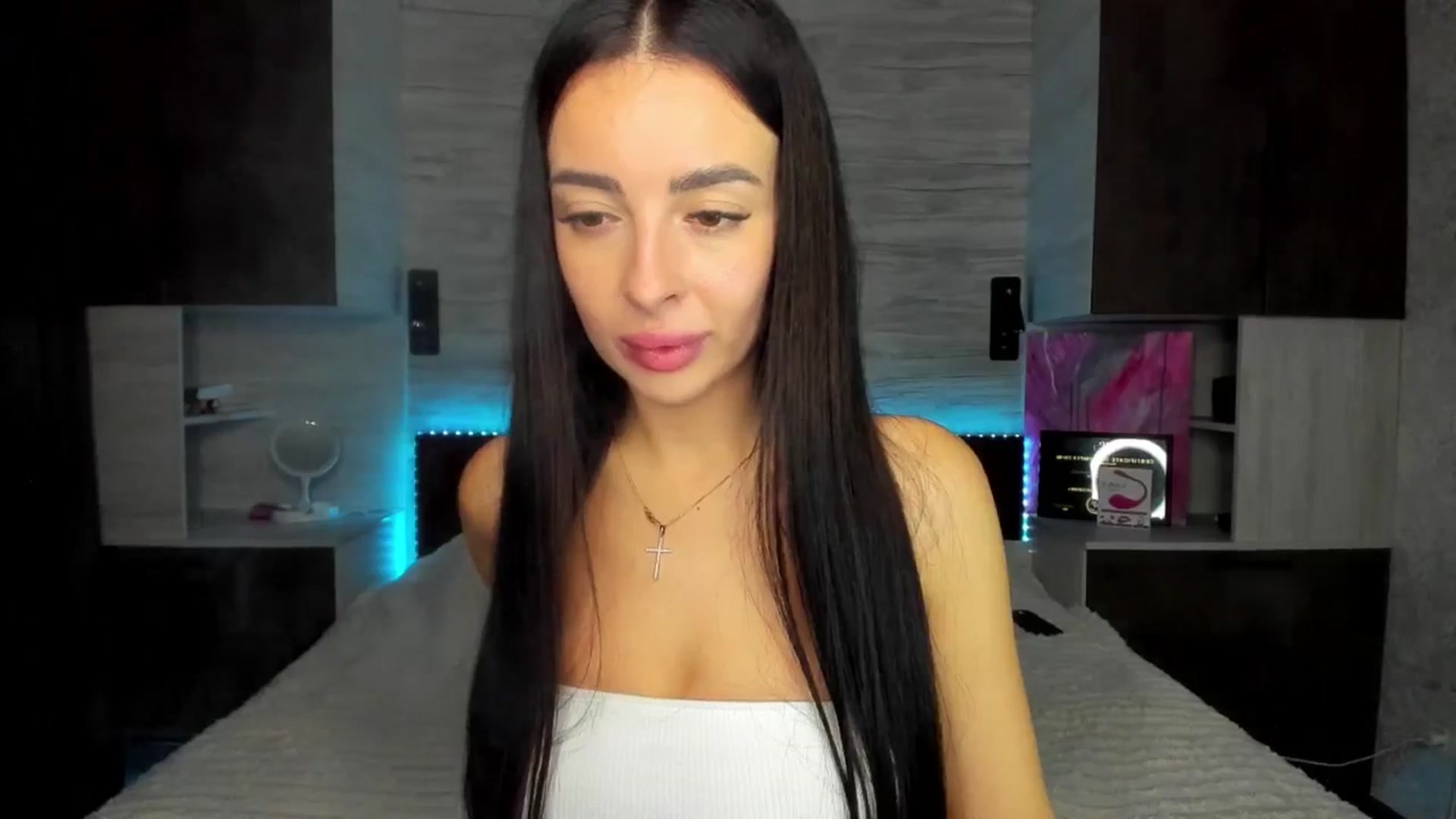 Gallery image thumbnail from Brunnett_Mil's myfreecams stream on, 11/12/2025, 17:59 image 3 of 20