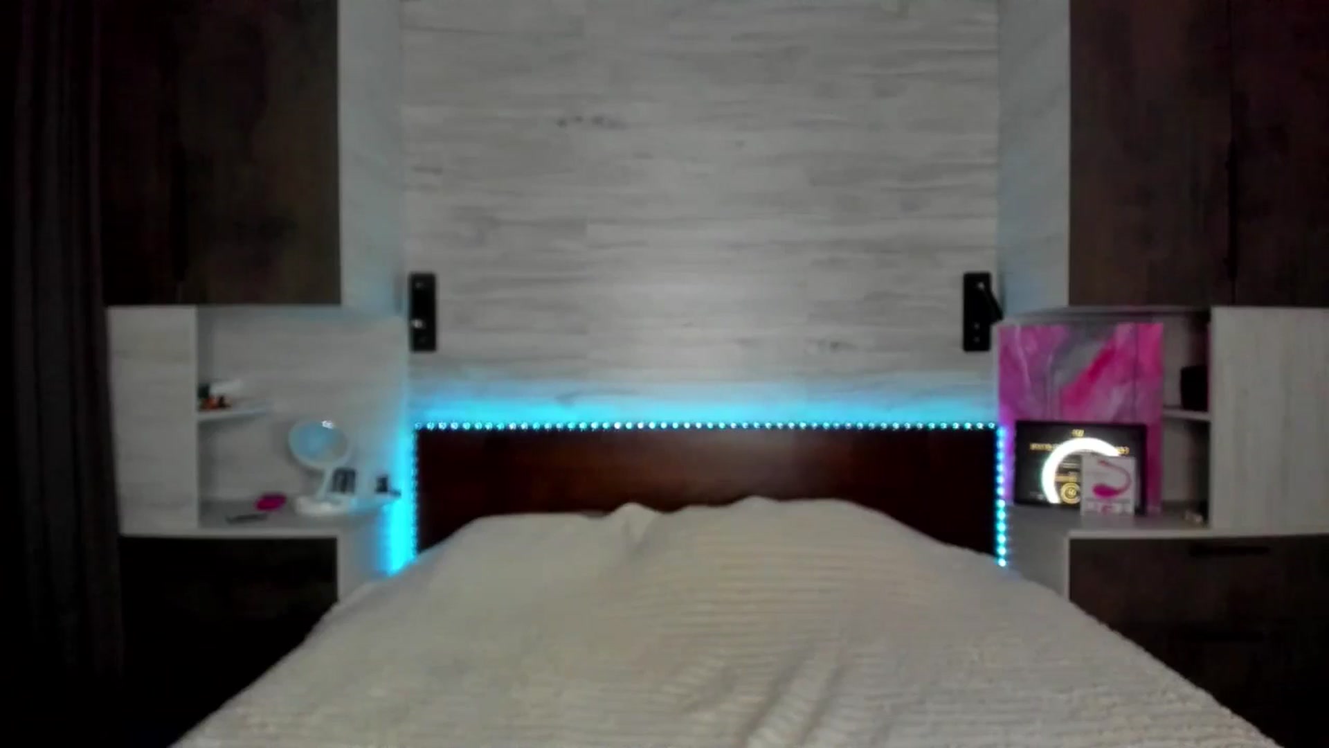 Gallery image thumbnail from Brunnett_Mil's myfreecams stream on, 11/19/2025, 16:47 image 13 of 20