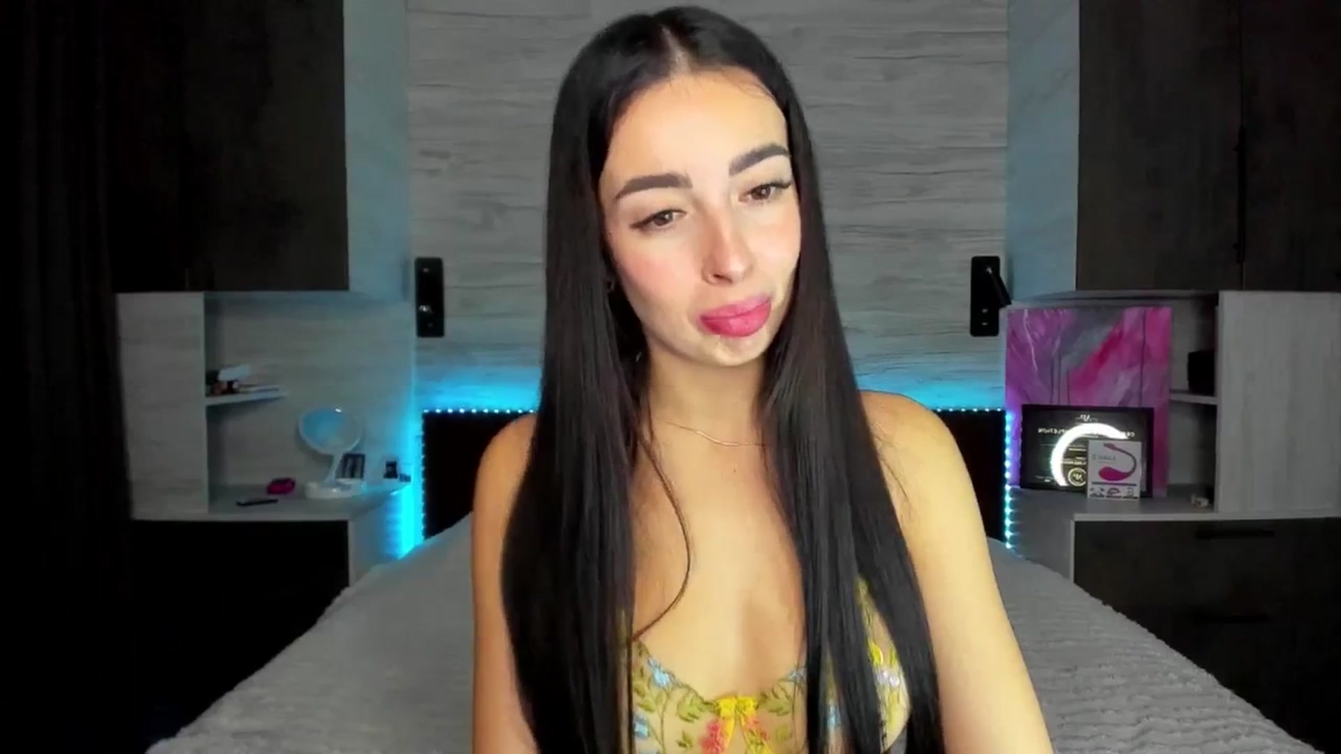 Gallery image thumbnail from Brunnett_Mil's myfreecams stream on, 11/19/2025, 16:47 image 2 of 20