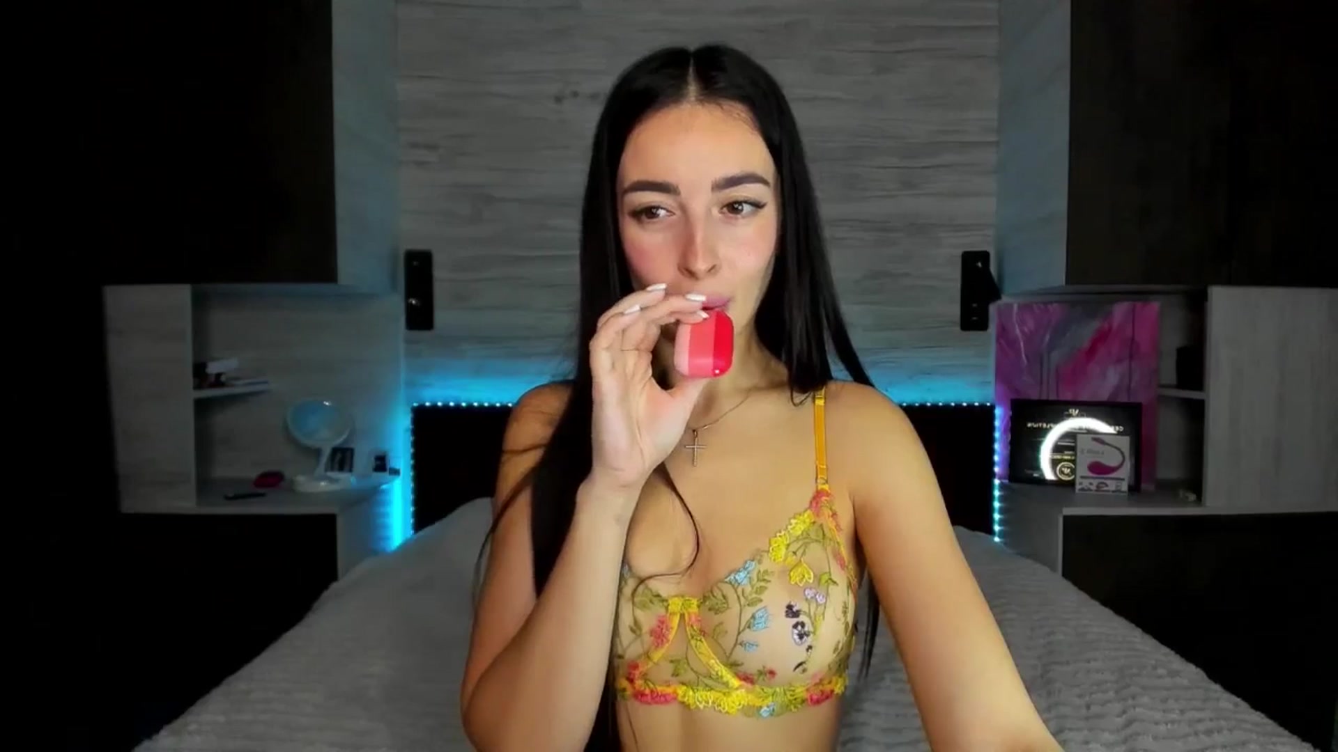 Gallery image thumbnail from Brunnett_Mil's myfreecams stream on, 11/19/2025, 17:56 image 5 of 20